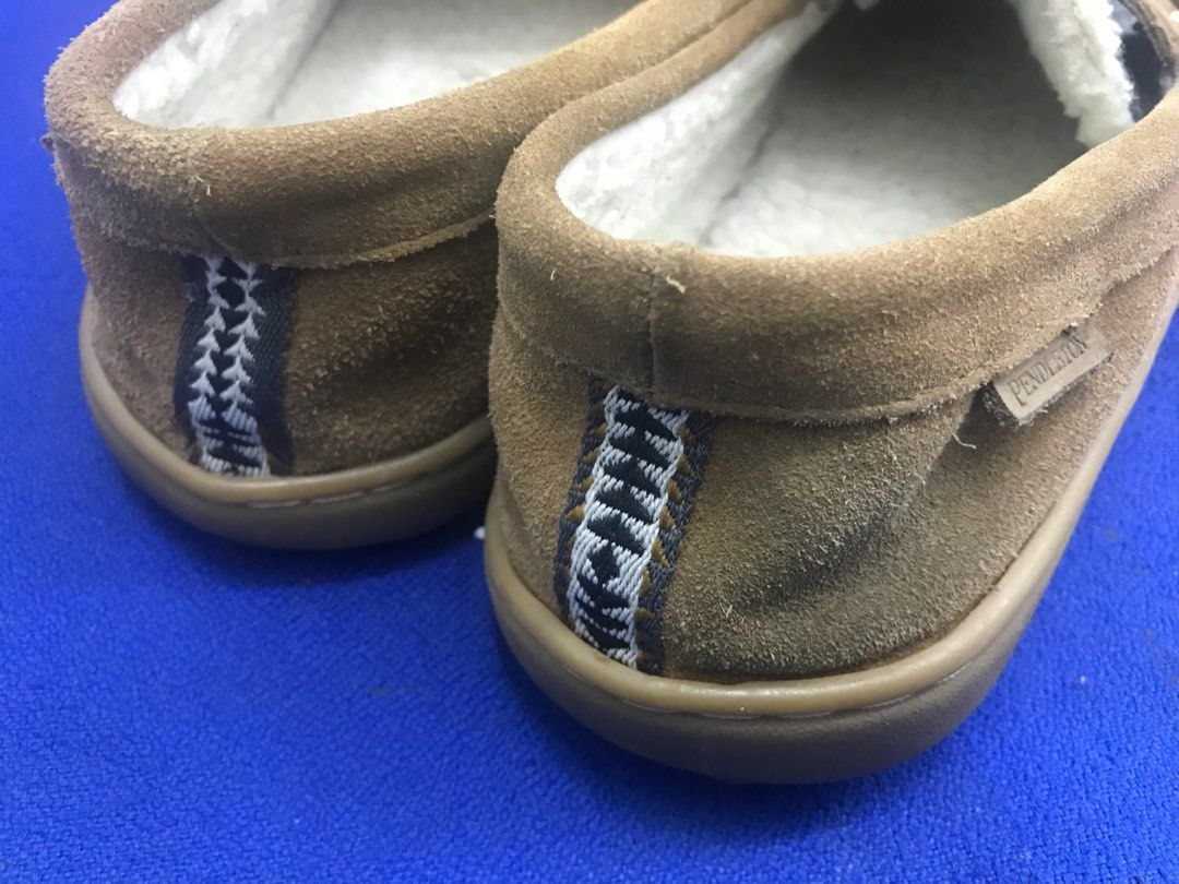 Pendleton shoes (Category: Sneakers) located in Johor Bahru. Submitted by madcope (Listing ID 1262051847, Image 3). Description: Pendleton ran home mov slipper Good condition Size uk9/28cm.