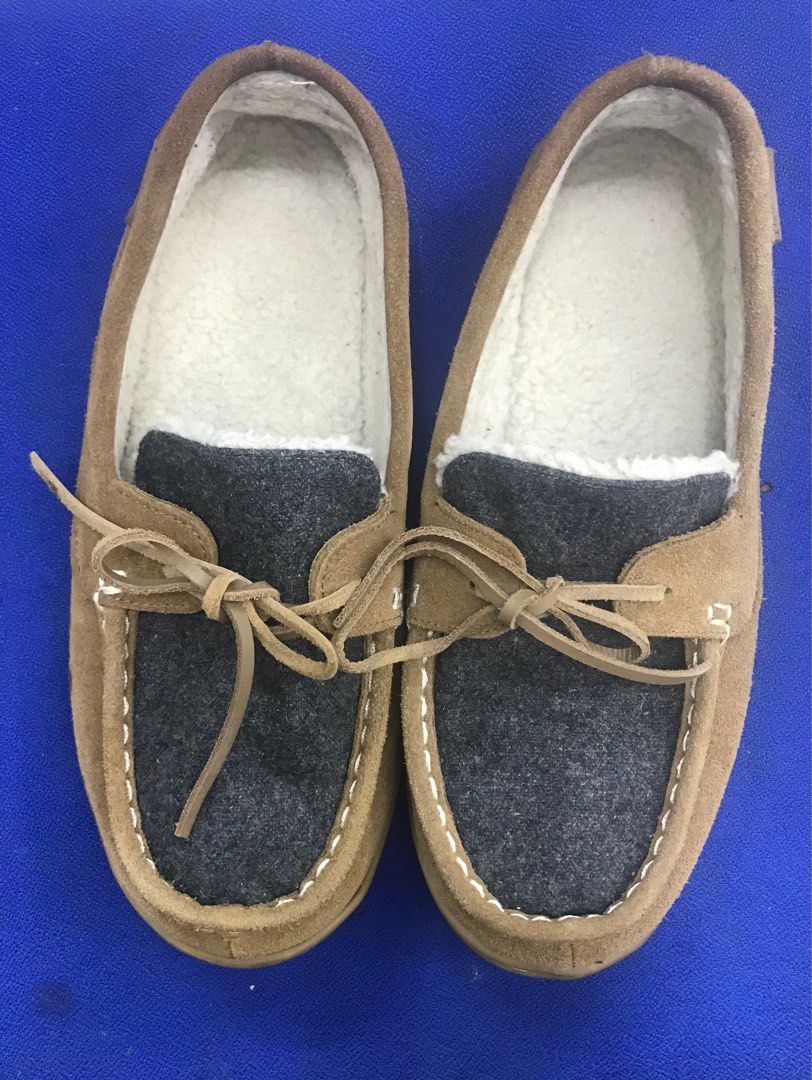 Pendleton shoes (Category: Sneakers) located in Johor Bahru. Submitted by madcope (Listing ID 1262051847, Image 2). Description: Pendleton ran home mov slipper Good condition Size uk9/28cm.