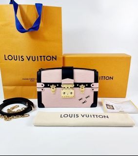 Louis Vuitton White Epi Leather Montaigne Clutch Bag ○ Labellov ○ Buy and  Sell Authentic Luxury
