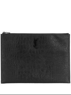 Shop Saint Laurent MONOGRAM ALL OVER 2021-22FW MONOGRAM CARD CASE IN GRAIN  DE POUDRE EMBOSSED LEATHER (668290BOWA19207, 668290BOWA12721,  668290BOWA11000) by _NOIR_