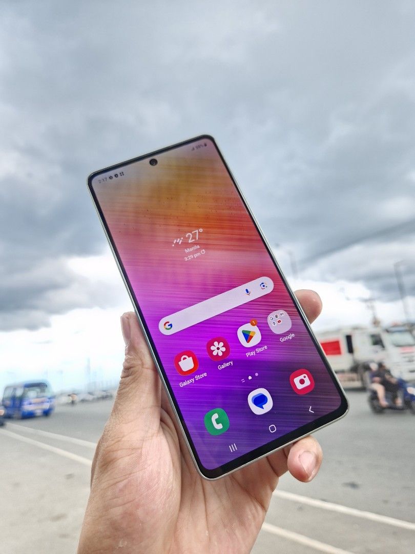 SAMSUNG A73 5g (Category: Samsung) located in Quezon City. Submitted by mubrogadgets (Listing ID 1262034206, Image 1). Description: SAMSUNG A73 5G 👉new release ng samsung 👉no issue/no history of repair 👉super good for gaming and camera 👉high quality display 👉no amoled burn issue 👉super smooth sa gaming 👉pm me for more details 👉5g network connection👌🌐 PROCESSOR🎮 -RAM: 8GB -ROM: 128GB -External Memory Support Up to 512GB -Qualcomm SM7325