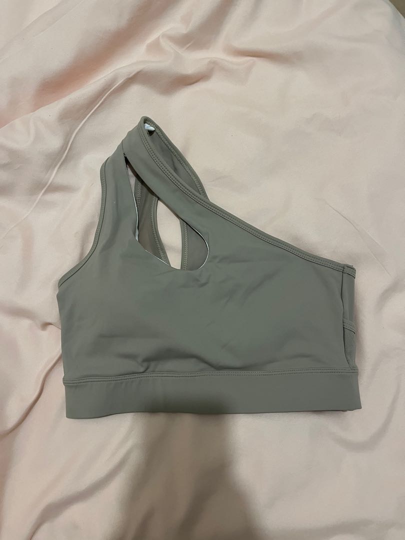 Aloyoga Peak Bra in Black, 女裝, 運動服裝- Carousell