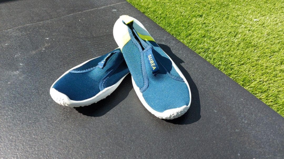 Decathlon water cheap socks
