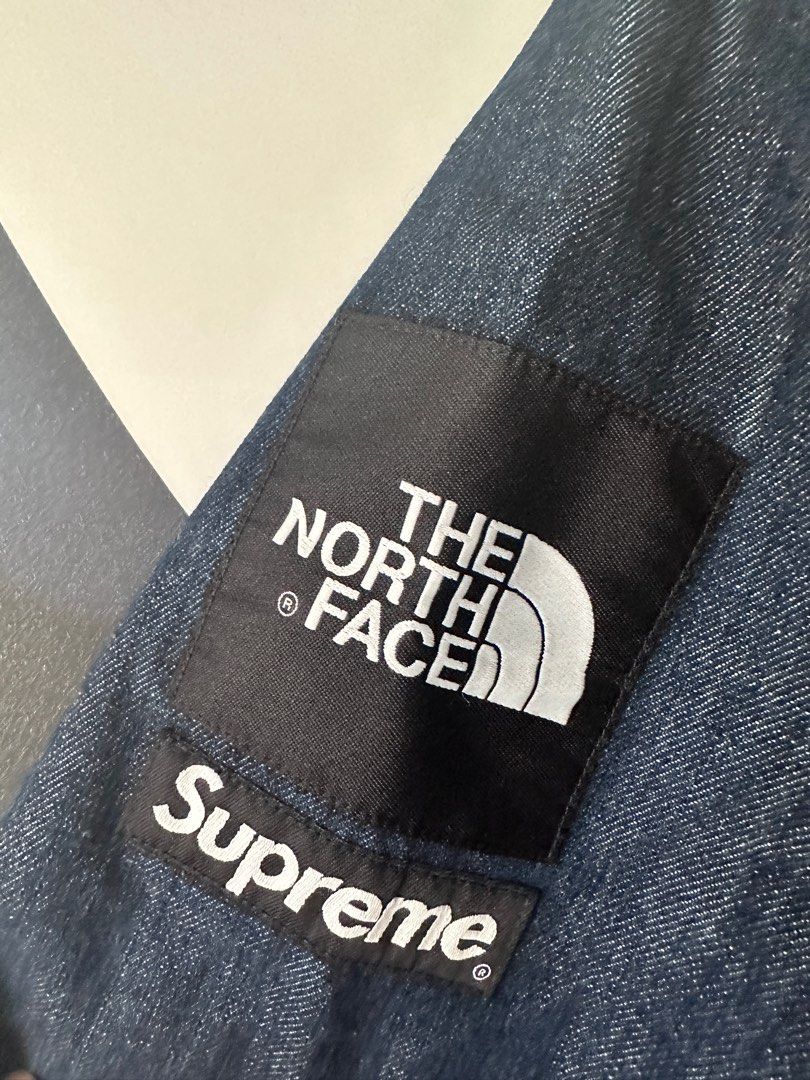 Supreme the north face denim dot shot jacket, 名牌, 服裝- Carousell