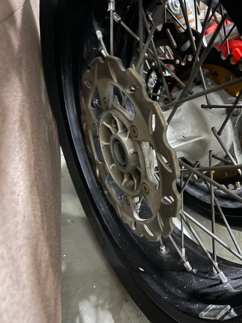 Suzuki DRZ400SM wheels & tyres, Motorcycles, Motorcycle Accessories on