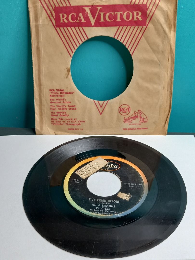 The 4 Seasons Vee&Jay Vinyl 7" (Category: Vinyls) located in Davao. Submitted by cdstapesandmore (Listing ID 1262019390, Image 1). Description: The 4 Seasons Vee&Jay Vinyl 7 inches Records have scratches. Not tested Sold as is. No refunds or exchange Please consider this information before seeking information or purchasing ►Payment first policy ►No COD/COP Payment method: Gcash or Maya For faster transaction 📞 Call or 💬 SMS : 09923950669.