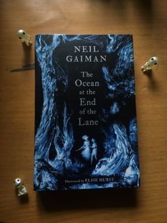 The Ocean at the End of the Lane, Neil Gaiman (Hardbound, Illustrated Version)