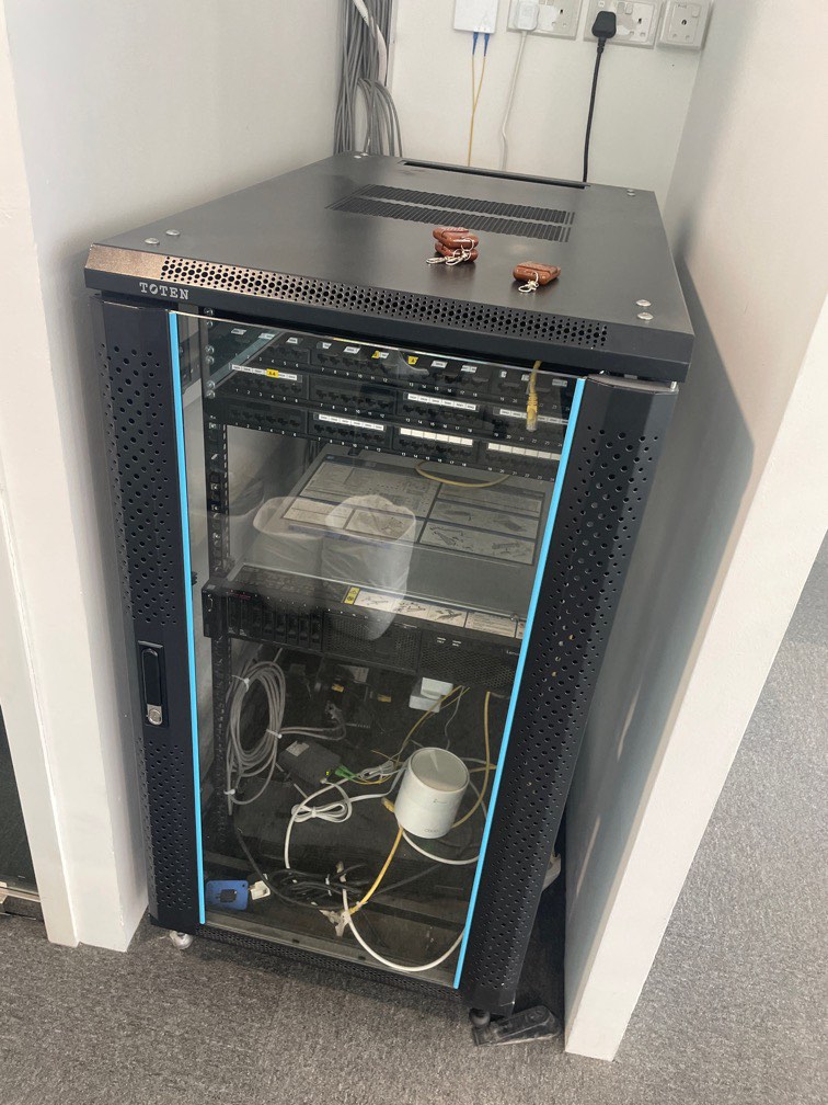 Totem server rack with power supplies, Computers & Tech, Office ...