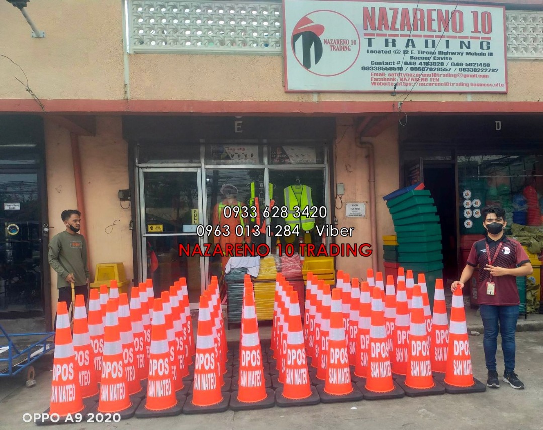 TRAFFIC SAFETY CONE 28 inches FULL RUBBERIZED, Looking For on Carousell