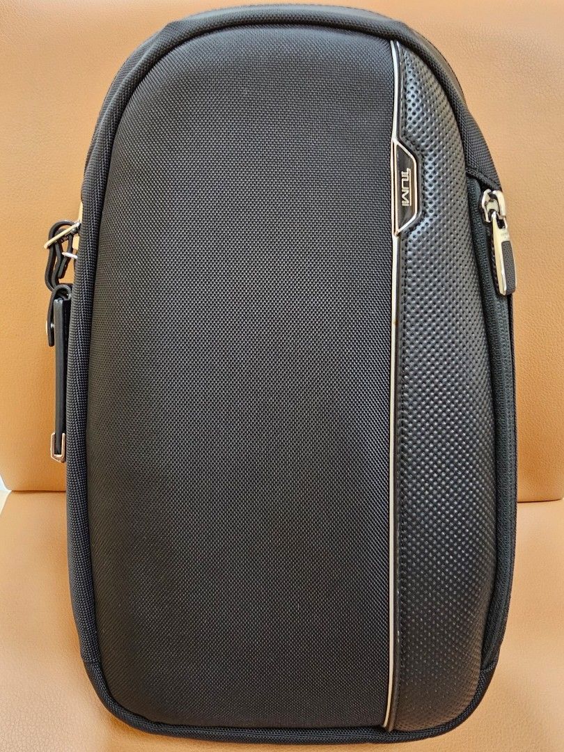 Tumi martin sling online