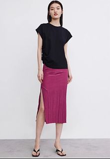 Urban Revivo Textured Elastic Waist Midi Skirt