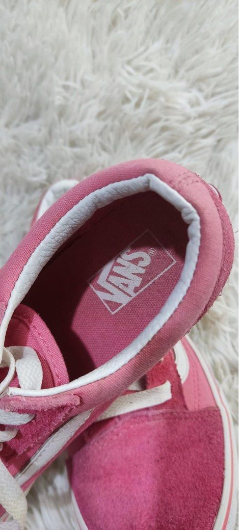 Vans kids pink (Category: Babies & Kids Fashion) located in Mangatarem. Submitted by lccarousel (Listing ID 1261977988, Image 1). Description: Original vans pink Gamusa with canvass 2-3 x lang nagamit nastock na Size 4 kids US Eu 35 Uk 3.0 Cm 22 Outgrown things ng anak ko, not ukay J&t, lbc.
