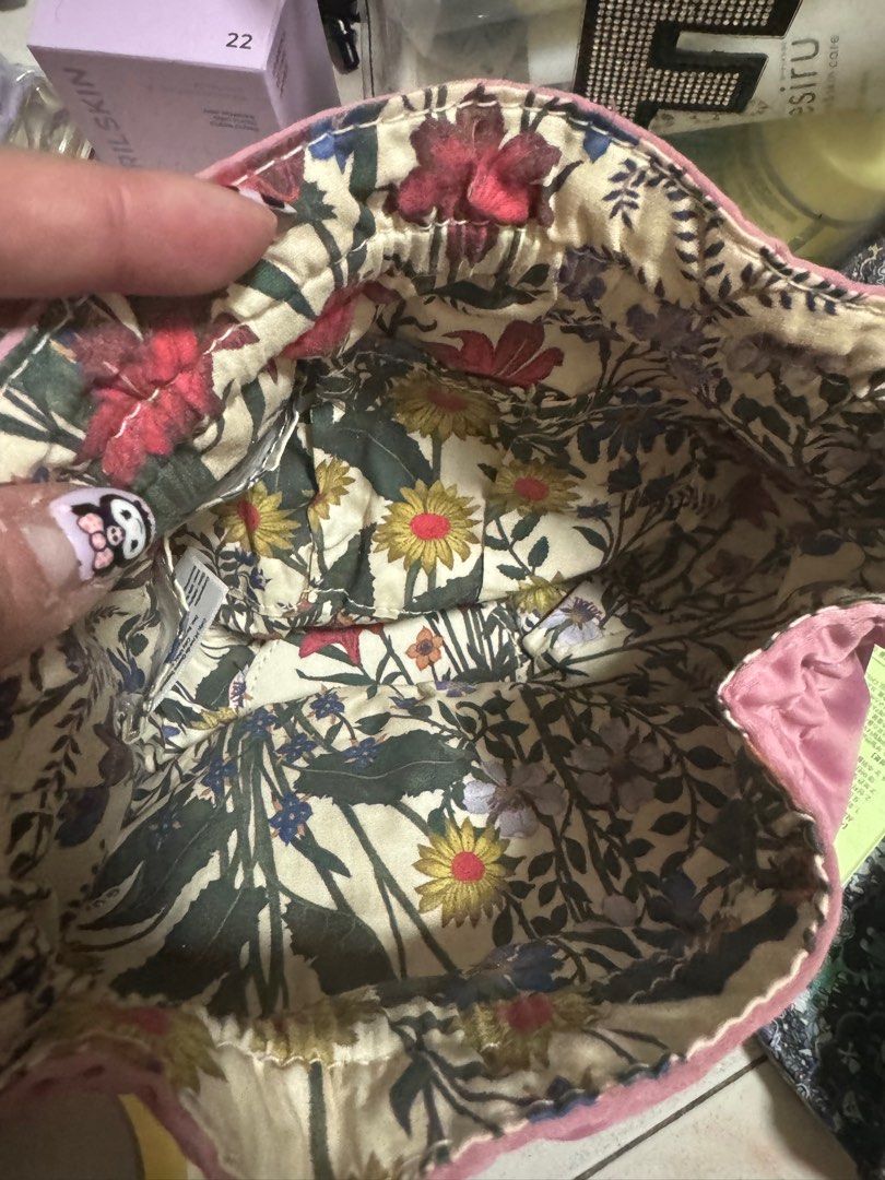 Gucci floral hotsell toiletry pouch
