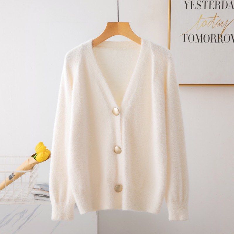 White knitted jacket discount