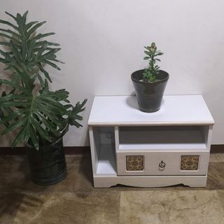 White Tv Rack / Console Table