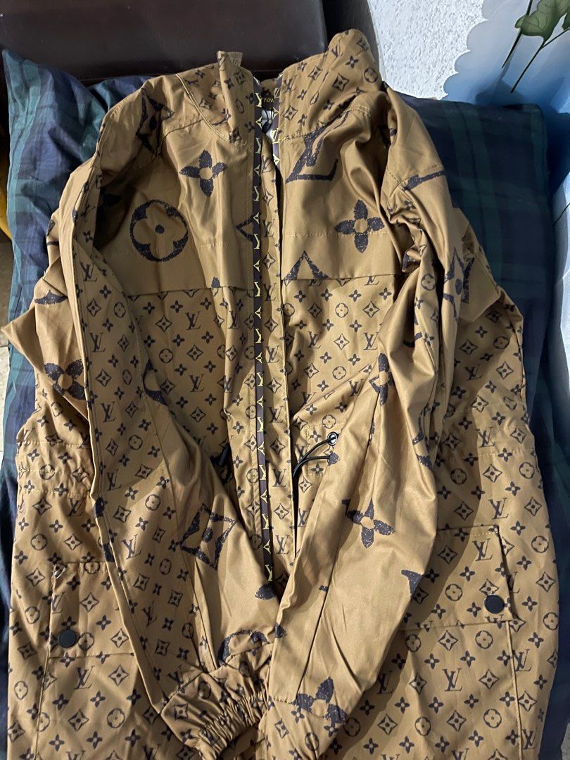 Windbreaker/Jacket Bangkok Inspired (Category: Coats, Jackets and Outerwear) located in Marikina City. Submitted by ellemss (Listing ID 1262022026, Image 1). Description: Brand new Bangkok Inspired Windbreaker One size fits all.