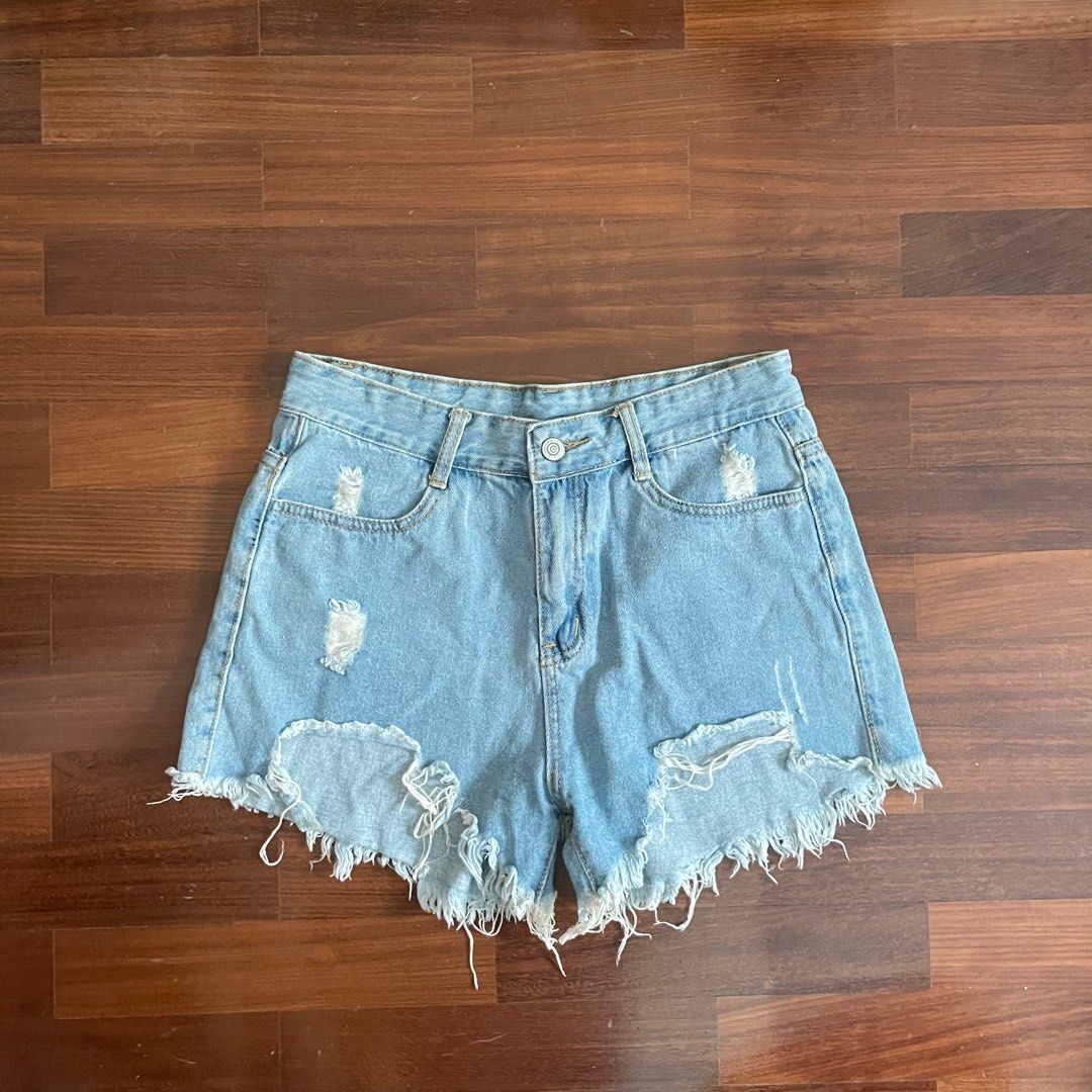 Light wash ripped discount shorts