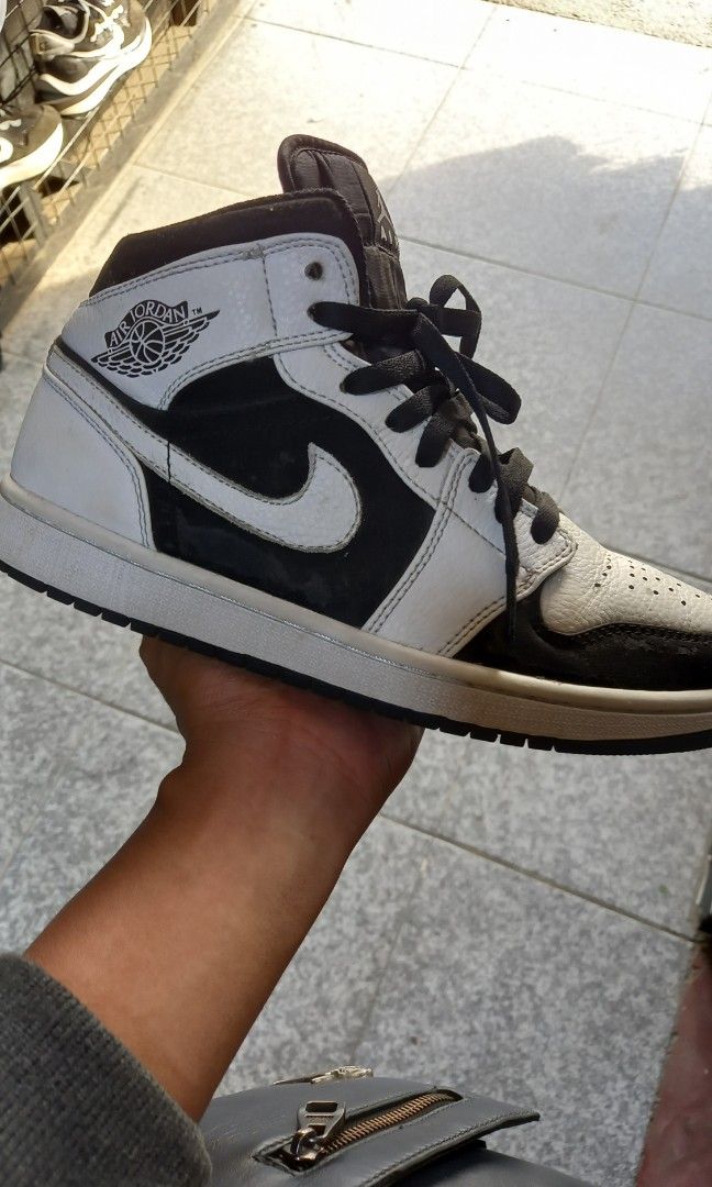 air jordan 1 retro mid tuxedo 554725 1133 Men s Fashion