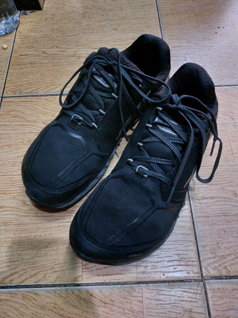 Altra Superior 4 Mens Trail Running Shoes Black 10 US Men s Fashion Footwear Sneakers on Carousell