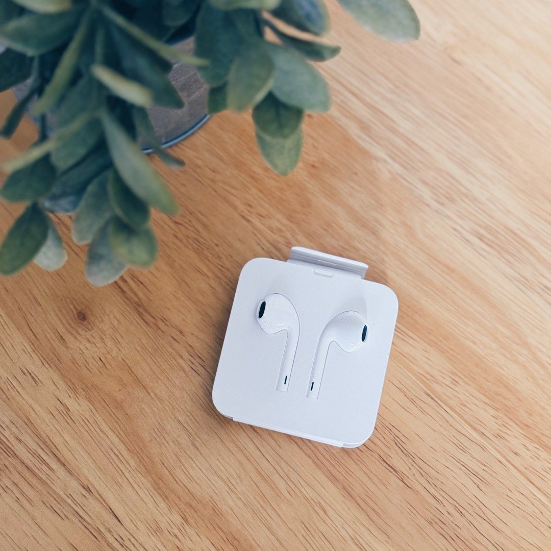 Apple Earpods (Wired), Audio, Earphones on Carousell