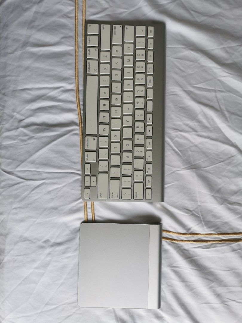 Apple Wireless Keyboard and trackpad, Computers & Tech, Parts & Accessories, Computer Keyboard