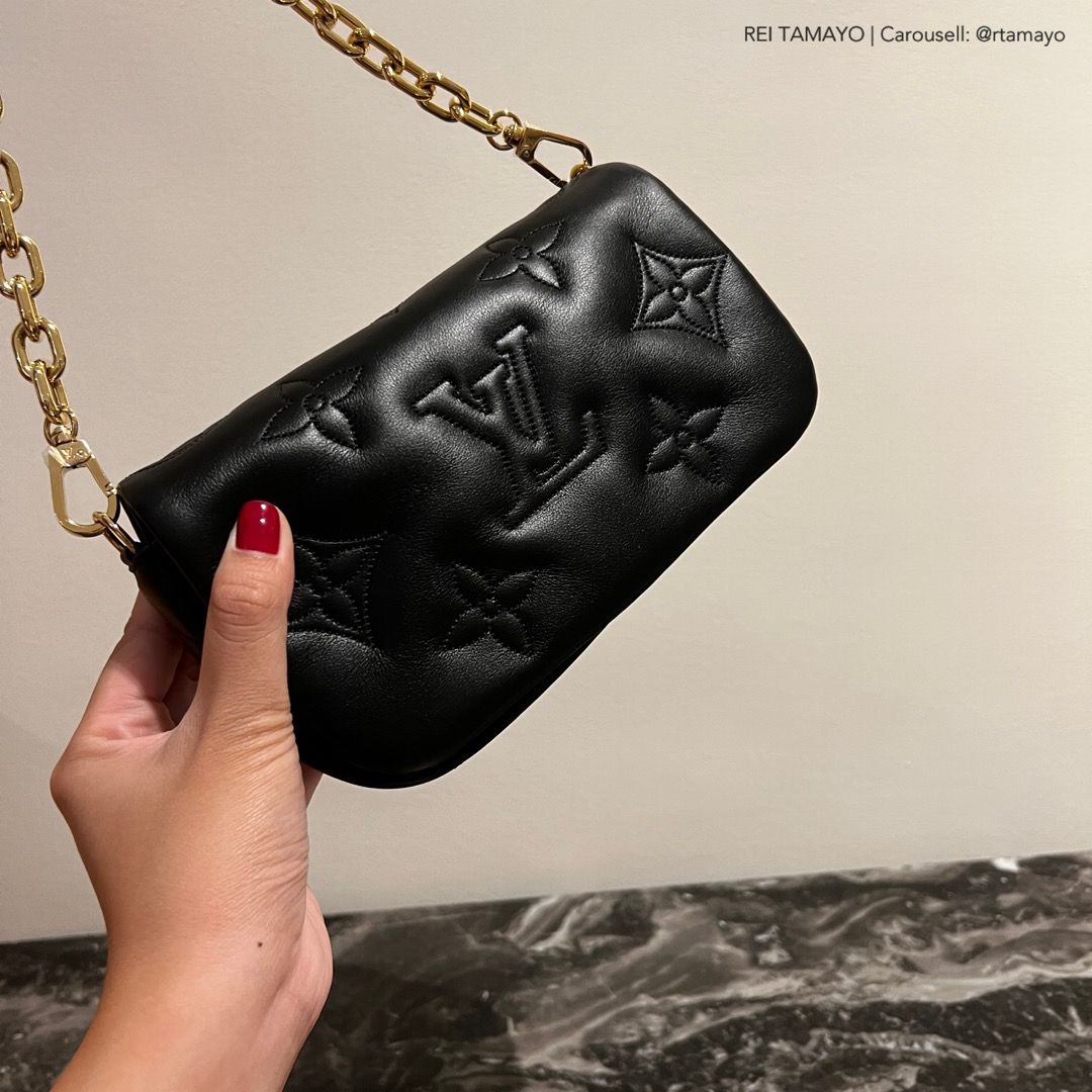 Louis Vuitton LV Bubblegram wallet on strap new Black Leather ref