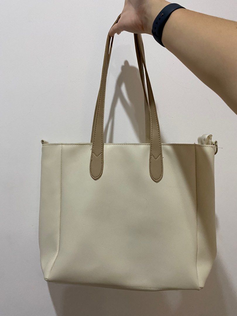 CLN Kiarra Tote Bag, Women's Fashion, Bags & Wallets, Tote Bags on Carousell