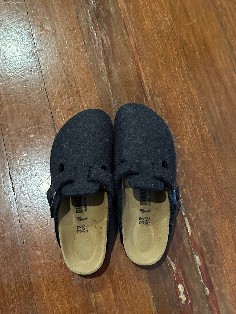 Birkenstock Boston Clogs (Category: Slippers and slides) located in Makati City. Submitted by chelsmmm (Listing ID 1262163111, Image 3). Description: Birkenstock Boston clogs Worn to fit, then stored too small for me so I’m selling See last screenshot for price reference Low ballers will be ignored.
