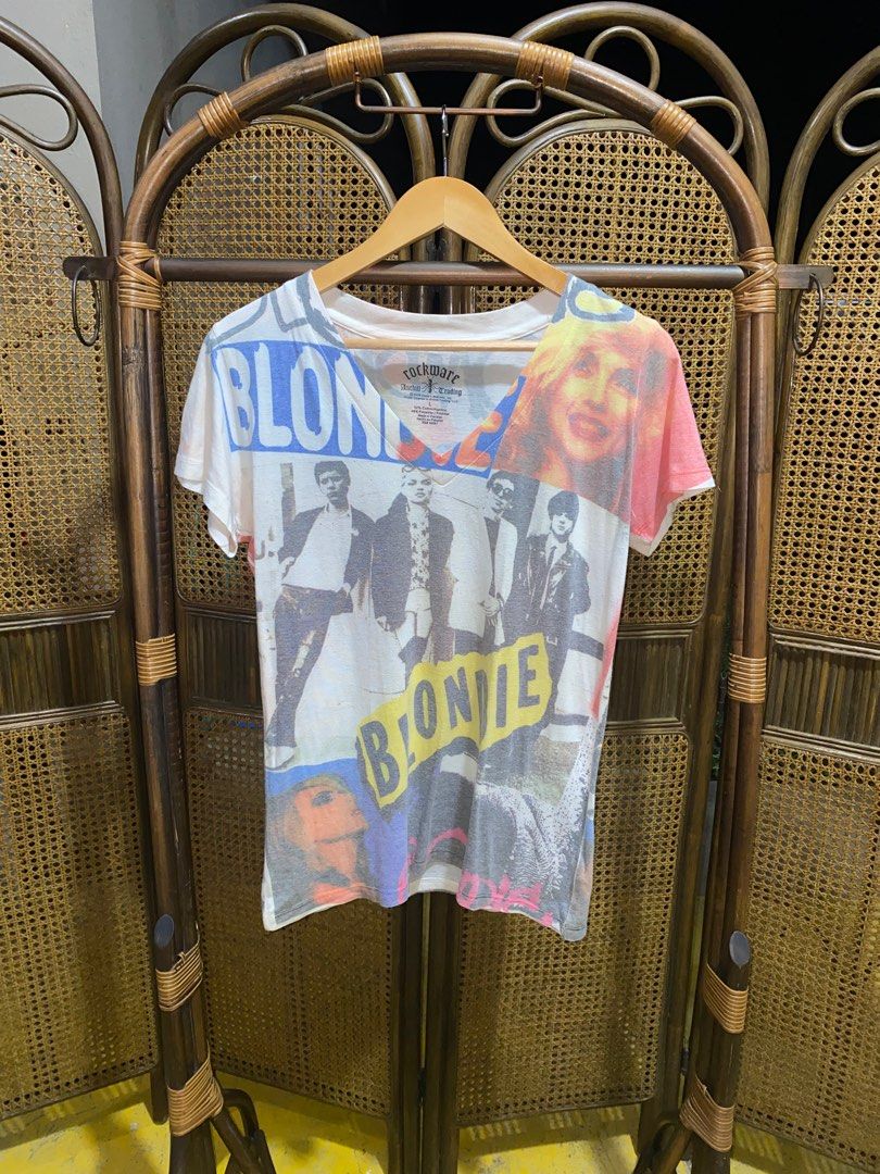 BLONDIE | LARGE (WOMENS) | 19 x 26 (Category: Blouses) located in Paranaque City. Submitted by jayyator (Listing ID 1262255711, Image 1). Description: BLONDIE LARGE (WOMENS) 19 x 26 P500.