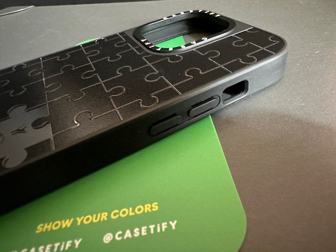 BLVCK x Casetify Puzzle Case MagSafe iPhone 14 Pro, 手提電話, 電話 