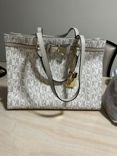 bonia handbag price rm879 after sale rm676✓ add postage rm15sm