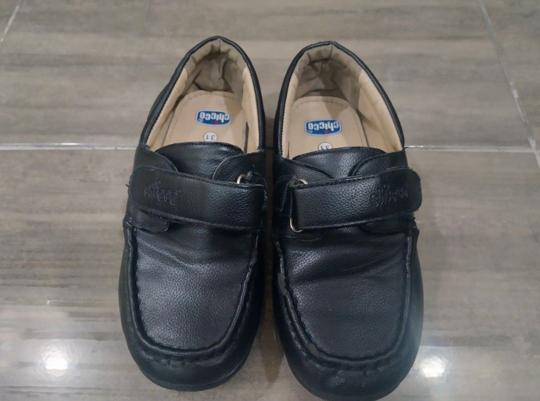 Boys black shoes Chicco size EU31 (Category: Babies & Kids Fashion) located in San Juan City. Submitted by IBelongToYou (Listing ID 1257869057, Image 1). Description: Boys black shoes. Chicco. size EU31 Well used but still has plenty of life left in the shoes. please see photos, sold as seen. decluttering. Please pay first through Gcash before dispatch. Please check out my other items for sale. Thanks..