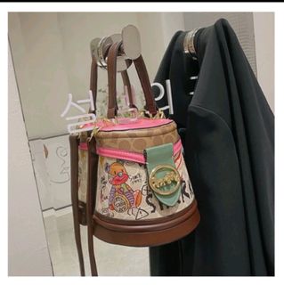 (Category: ) located in . Submitted by Amore (Listing ID 1262216325, Image 1). Description: .