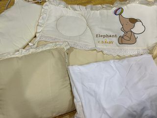 C.D.baby 床頭片、床圍、枕頭、床套、棉被五件組