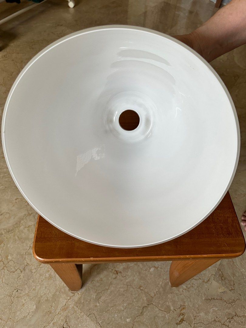Ceiling light (Category: Lighting) located in Singapore. Submitted by hannah_pixie (Listing ID 1262237573, Image 2). Description: .