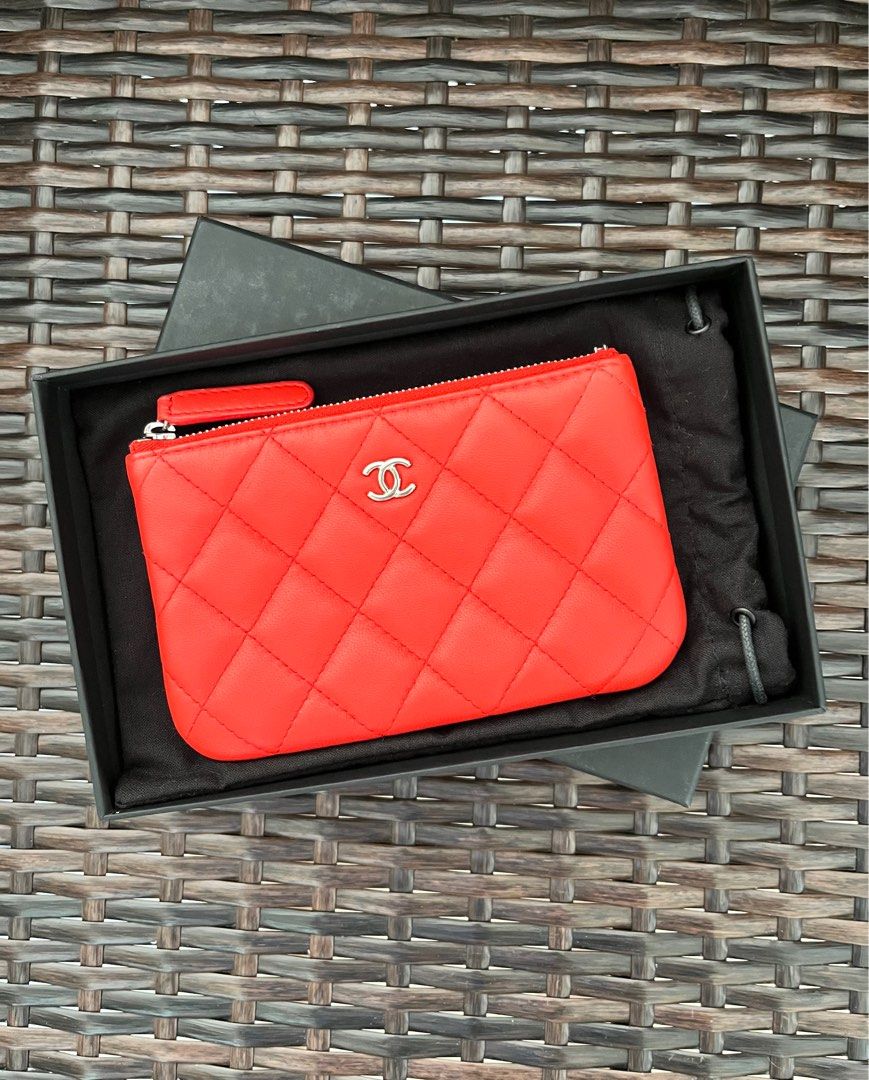 CHANEL Classic Mini Pouch (A82365 Y01480 C3906)