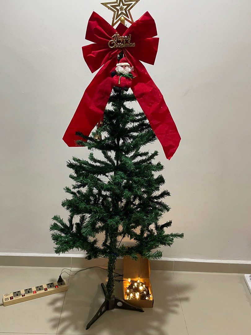 Christmas Tree, Furniture & Home Living, Home Decor, Other Home Decor on Carousell