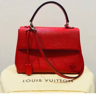 This unique gently used #LouisVuitton #Cluny BB was recently sourced f