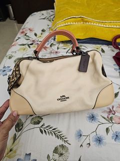 ✨ AUTHENTIC COACH BAG✨, Women's Fashion, Bags & Wallets, Shoulder Bags on  Carousell