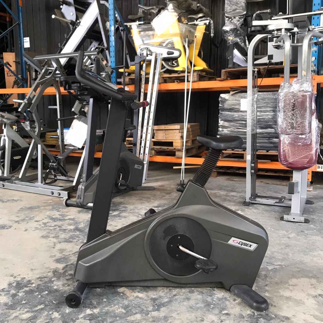 CYBEX 700C UPRIGHT BIKE GYM EQUIPMENT Sports Equipment Other