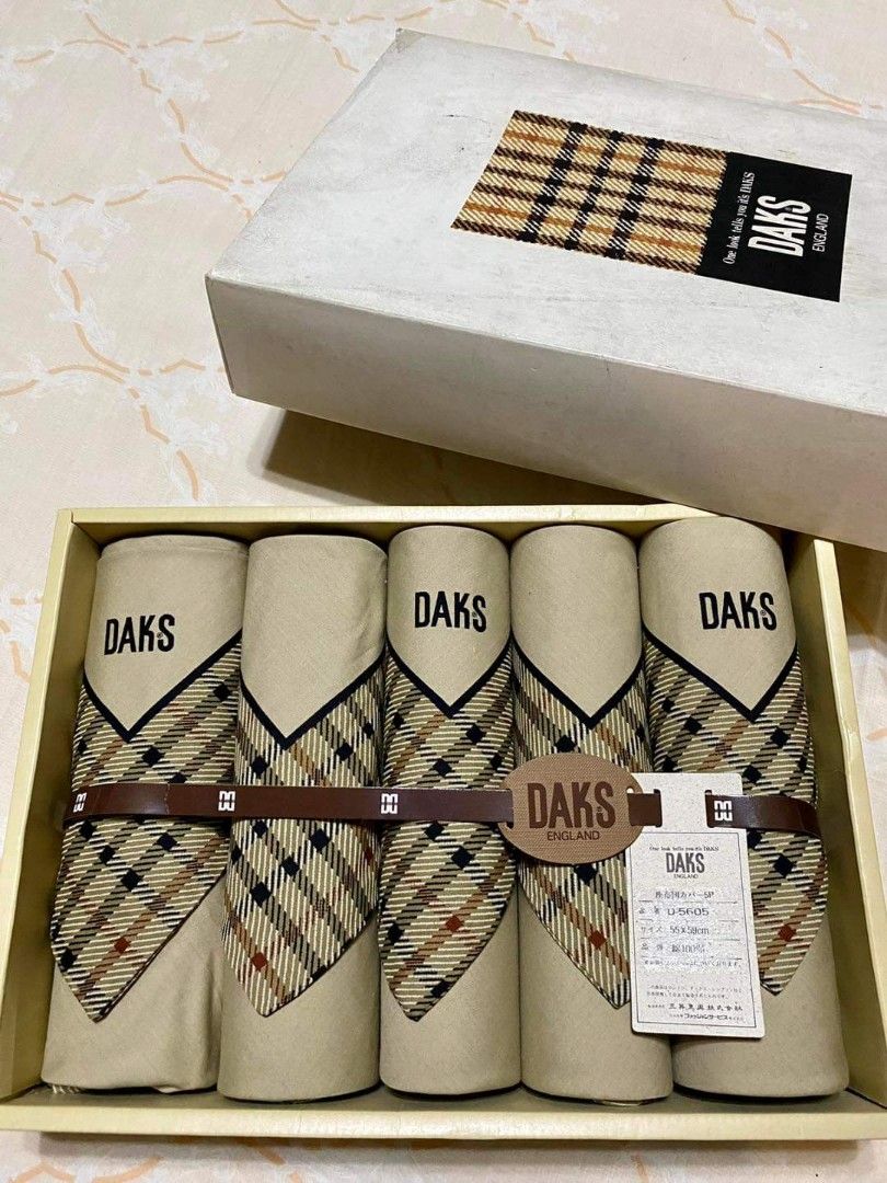 Daks throwpillow case (Category: Bedding & Towels) located in Mamburao. Submitted by nichang13 (Listing ID 1262281543, Image 2). Description: DAKS THROWPILLOW CASE Brand new 5 pcs 55cm x 59cm Pwede panggift..
