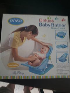 Deluxe baby bather