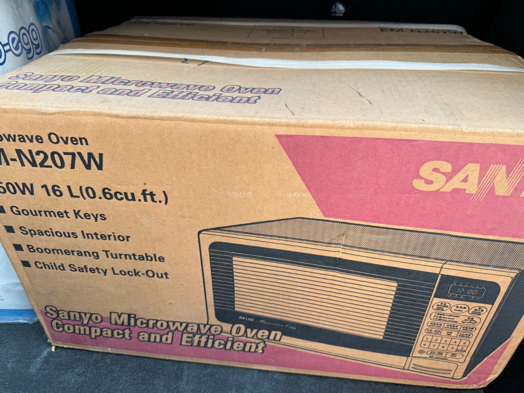 electric-oven-tv-home-appliances-electrical-adaptors-sockets-on