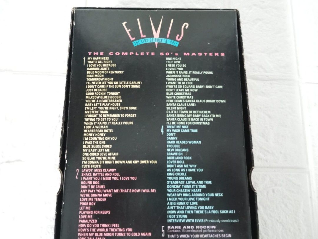 ELVIS THE KING OF ROCK.N.ROLL盒裝5碟CD, 興趣及遊戲, 音樂、樂器