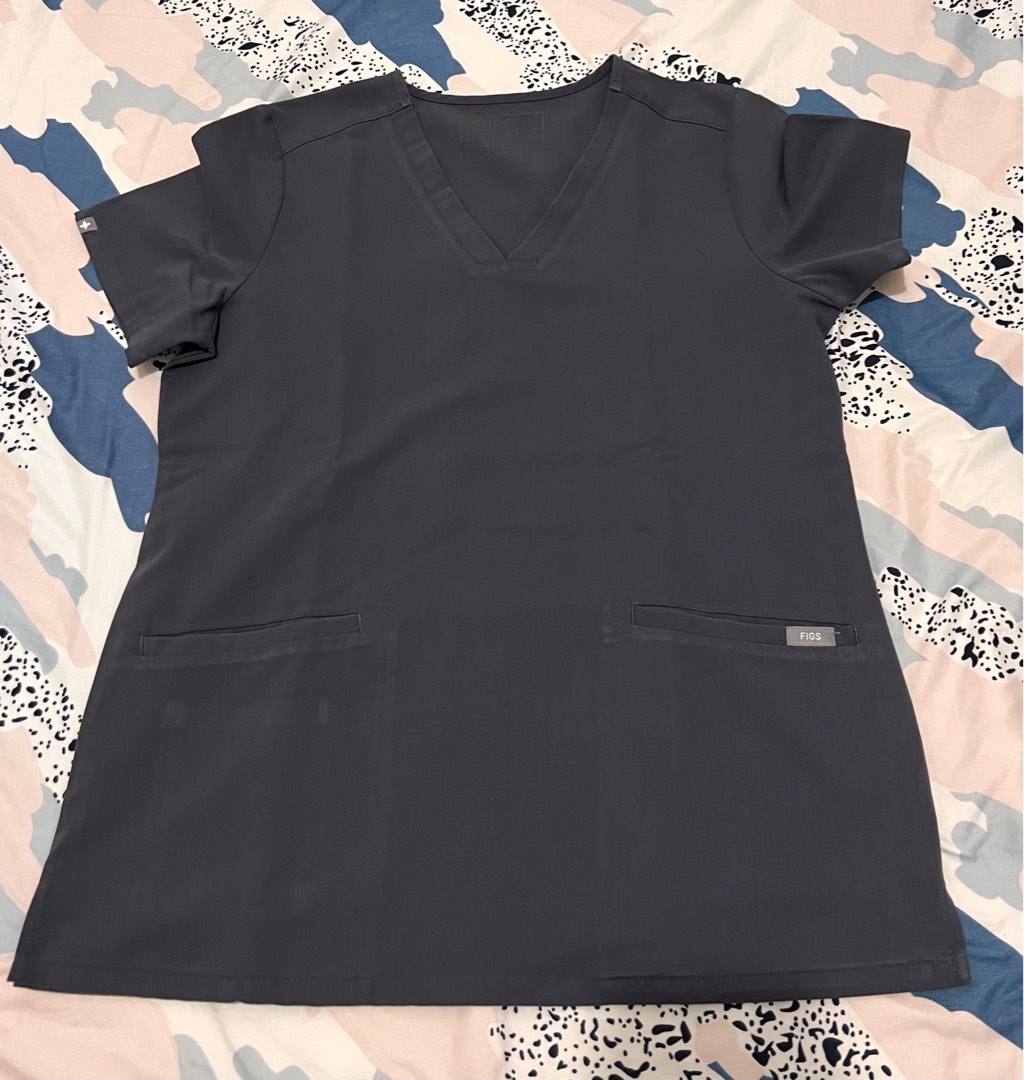 FIGS in charcoal Grey, Women's Fashion, Activewear on Carousell