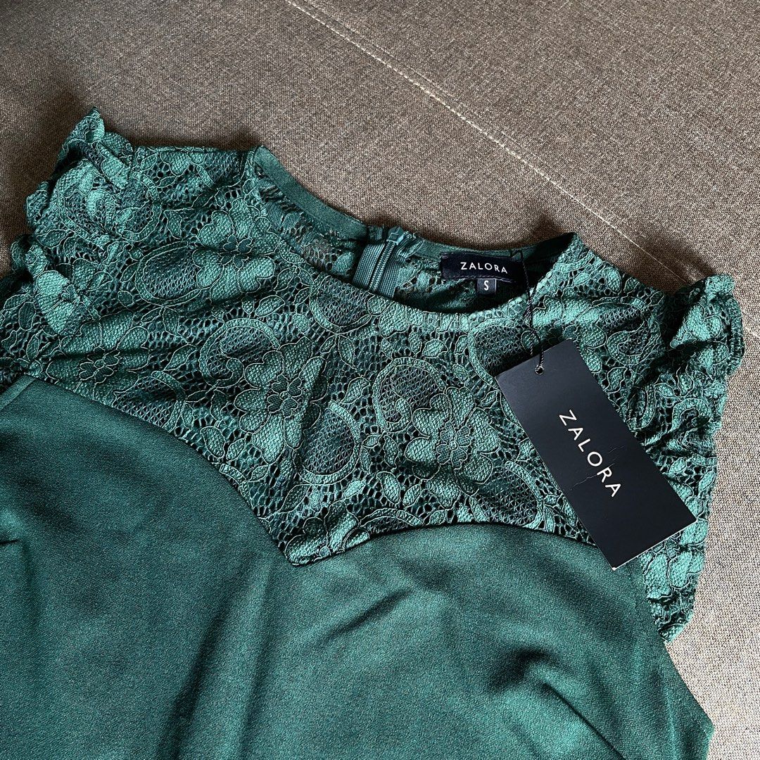 Forest green lace shop