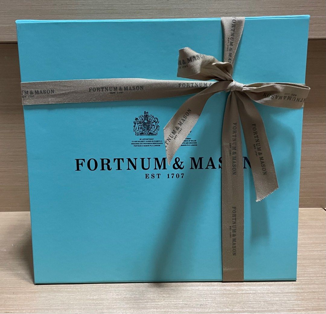 Fortnum & Mason 聖誕禮物🎁, 嘢食& 嘢飲, 禮品籃和禮籃- Carousell