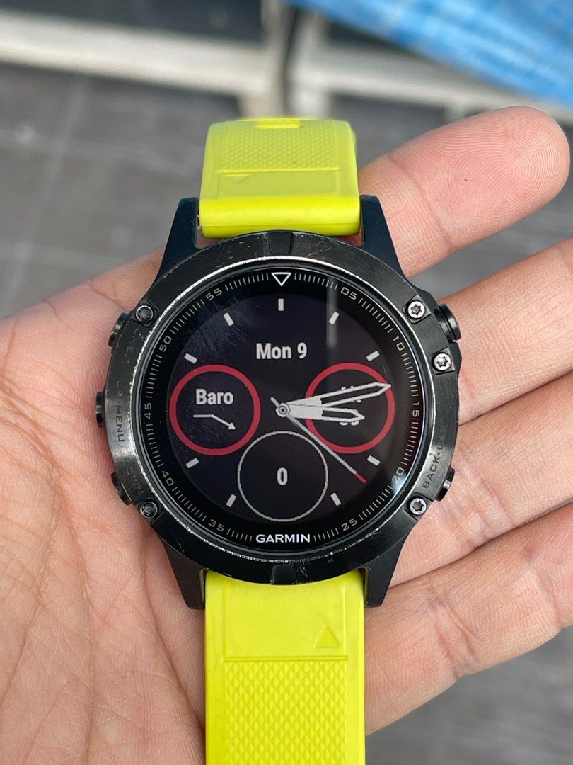 USED Garmin Fenix 5 Sapphire Wearables
