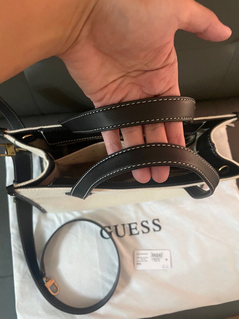 Guess bag (Category: Shoulder Bags) located in Cainta. Submitted by heydeclutterist (Listing ID 1262317655, Image 3). Description: Guess Bag Medium Size bought in the mall. Used once or twice. Can pass as brand new. Srp: 6698.