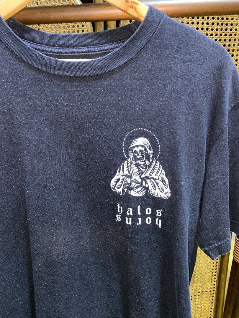 HALOS HORNS | MEDIUM | 20 x 28 (Category: Tshirts & Polo Shirts ) located in Paranaque City. Submitted by jayyator (Listing ID 1262309924, Image 3). Description: HALOS HORNS MEDIUM 20 x 28 P300.